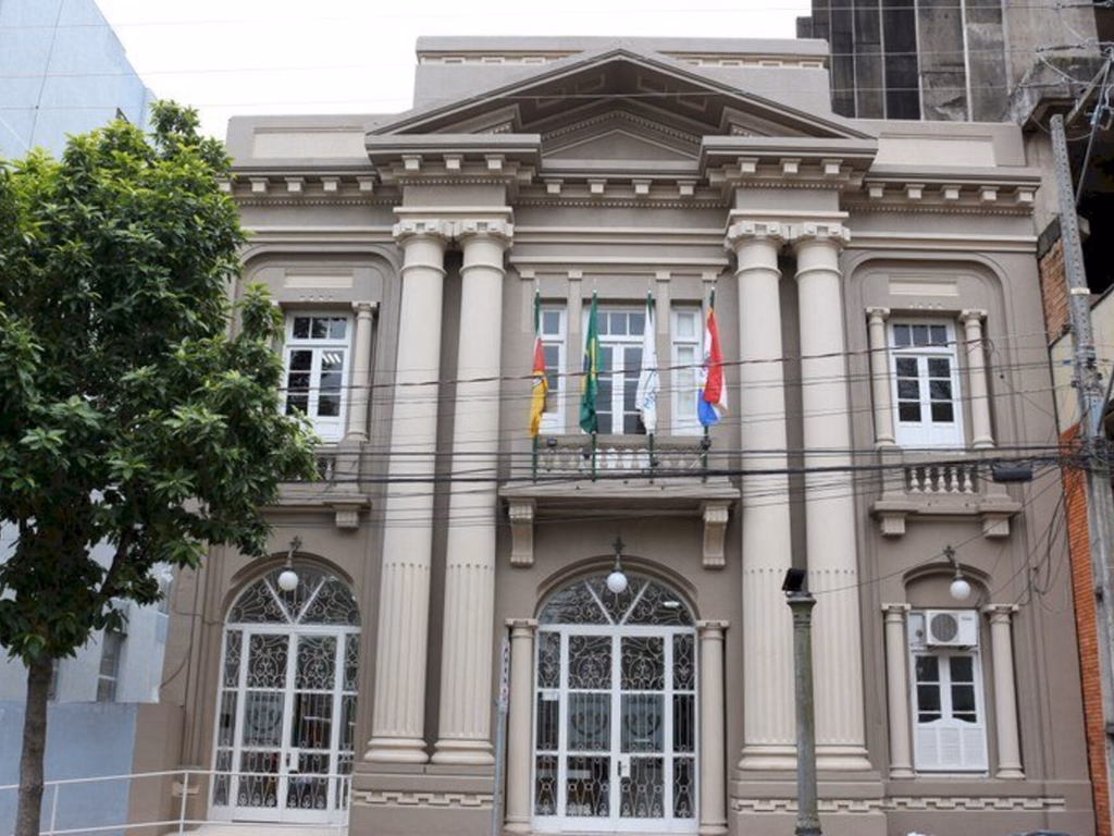 Abertura do comércio 24h no município será votada amanhã