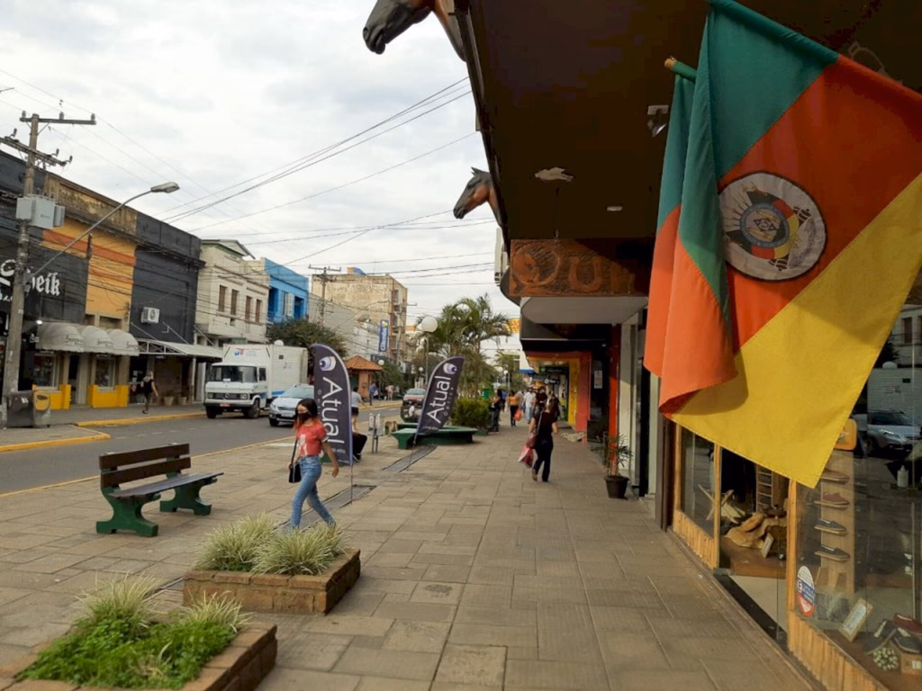 Comércio poderá funcionar no feriado de 20 de setembro