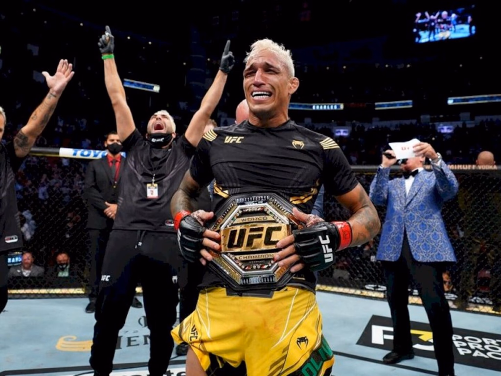 Charles do Bronx vence Chandler e é campeão dos leves