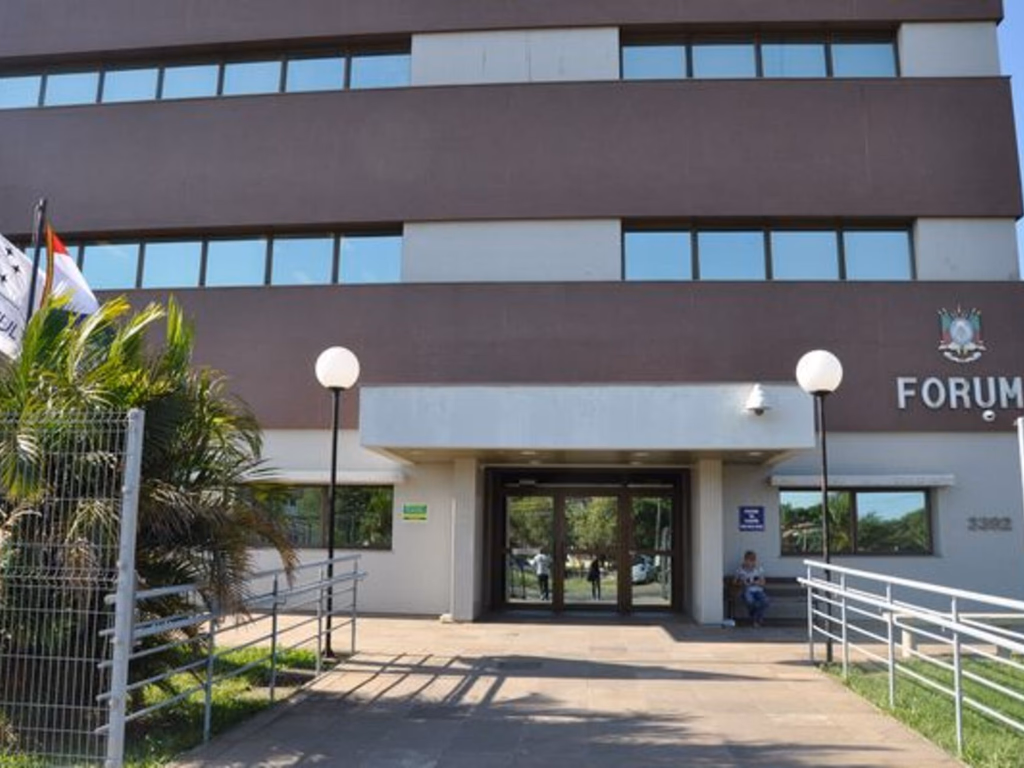 Homem é condenado por esfaquear a ex-mulher