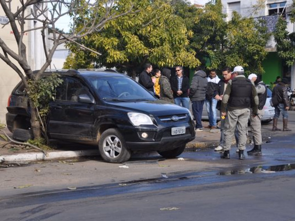 Mulher atropela e mata pedestre no centro da cidade