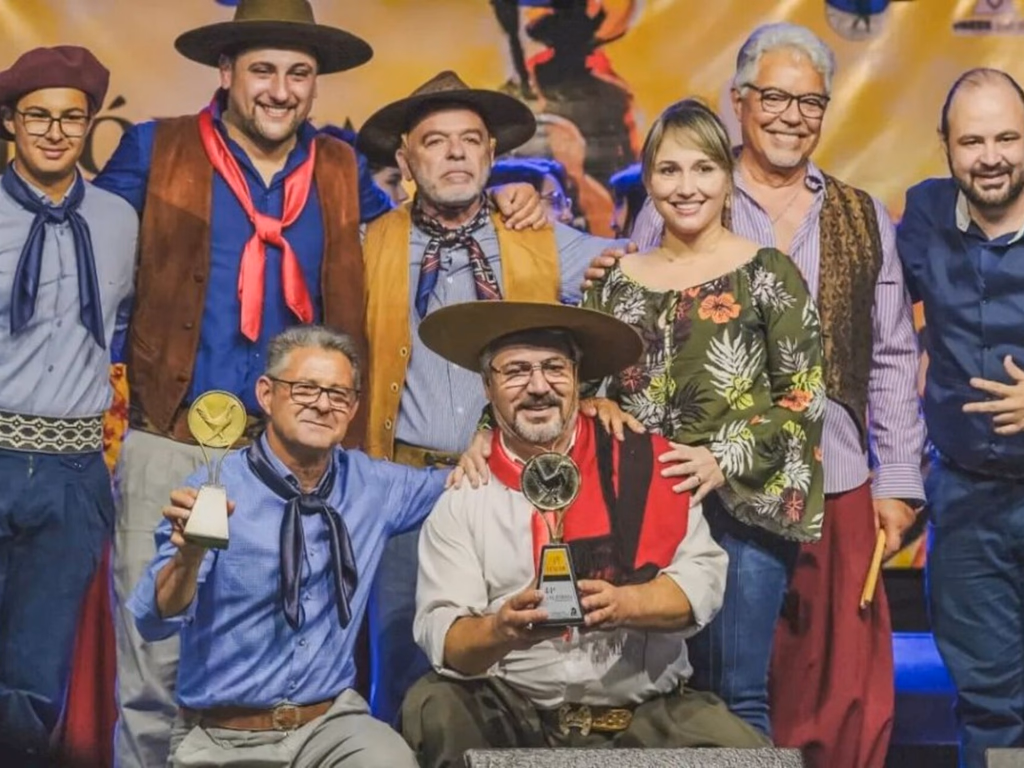 Milonga ‘Eu e o Balde’ é a campeã da 44ª Califórnia da Canção Nativa