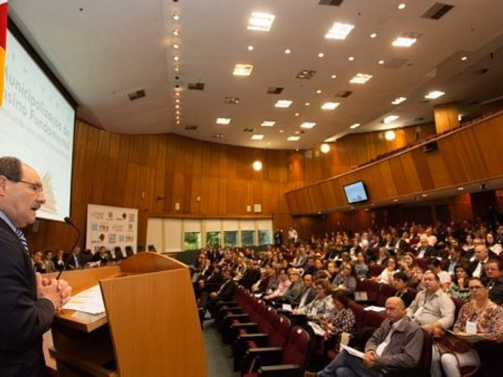 10ª CRE é representada em Seminário da Municipalização do Ensino Fundamental