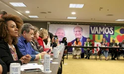 Eleitor já pode pedir autorização para votar em trânsito