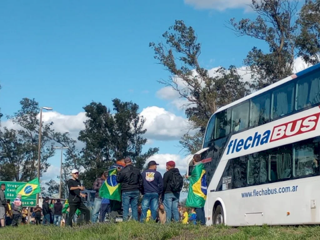 Justiça determina desocupação imediata da BR-290