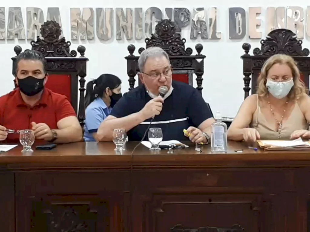 Recursos para reajuste dos professores estão entre os projetos aprovados em extraordinária