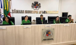 Adolescente se envolve em acidente de trânsito