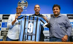 Grêmio aprimora técnica e aproximação no CT Luiz Carvalho