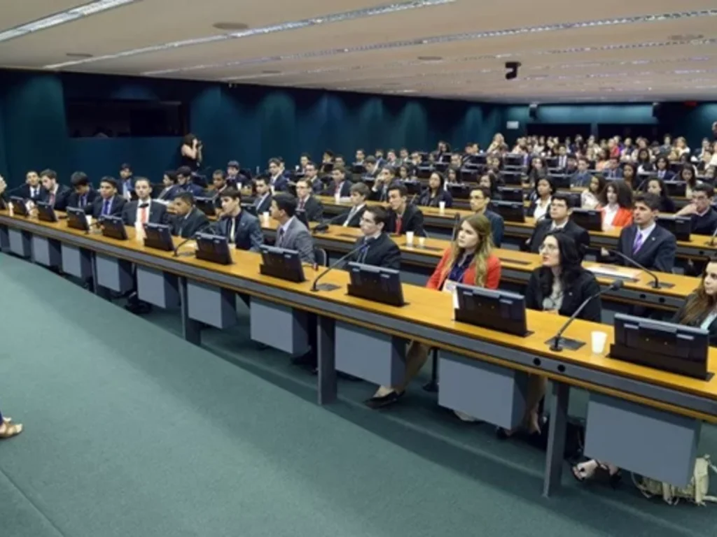 Parlamento Jovem Brasileiro abre inscrições para edição 2023