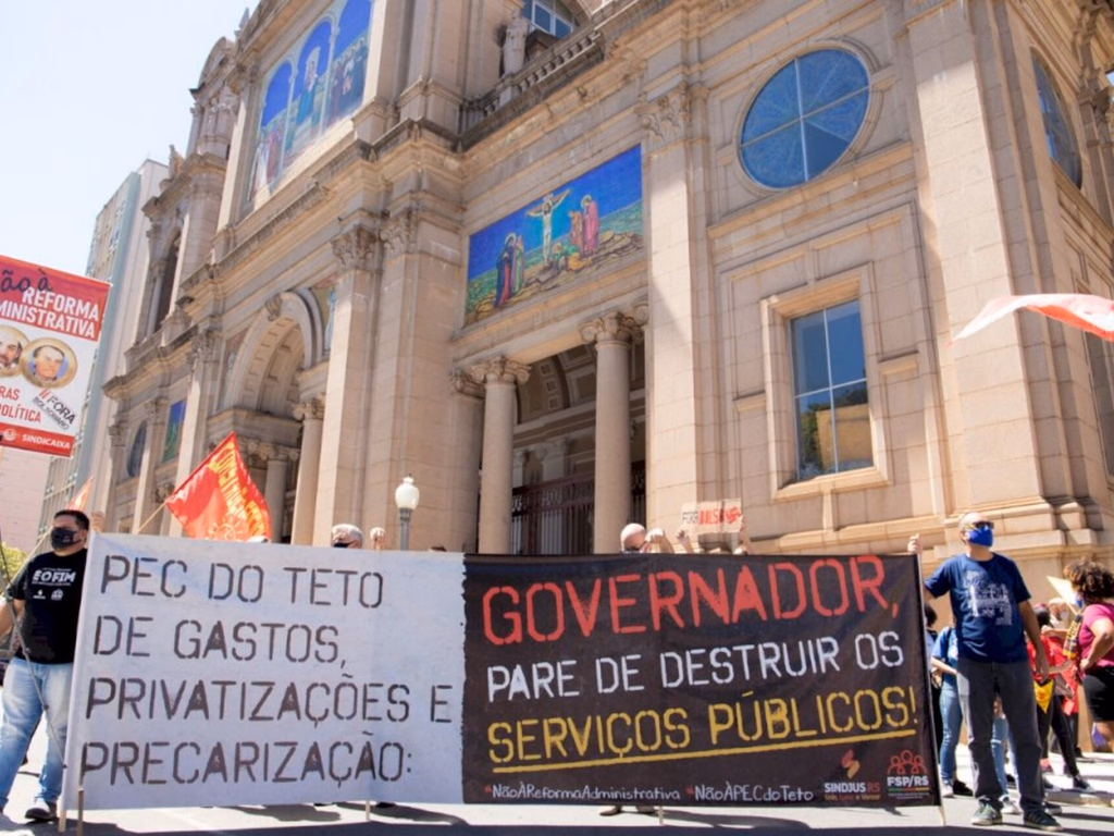 Servidores protestam contra a Reforma Administrativa e a PEC do Teto de Gastos