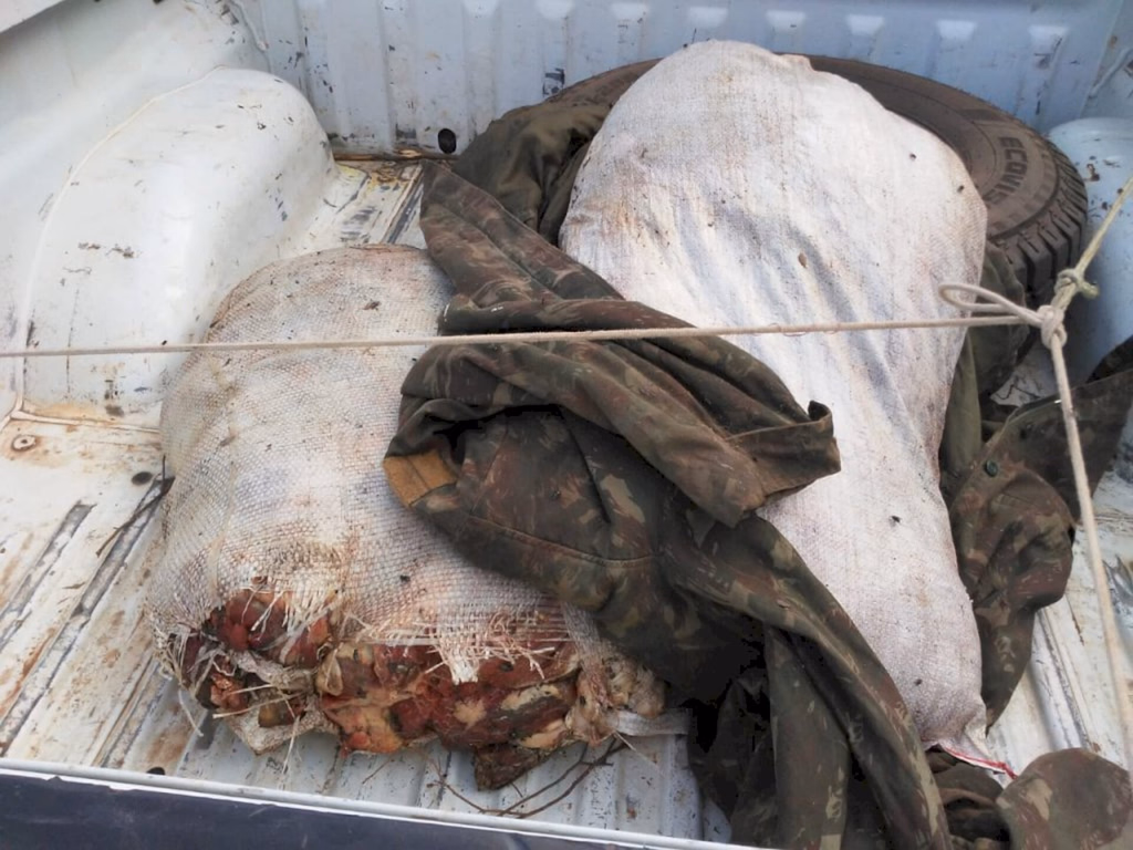 Cem quilos de carne apreendidas na Barra do Quaraí