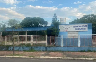 Após queda de estrutura, escola inicia retirada de forro e reorganiza turmas