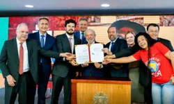 Governo torna gratuita a conta de luz para famílias de baixa renda