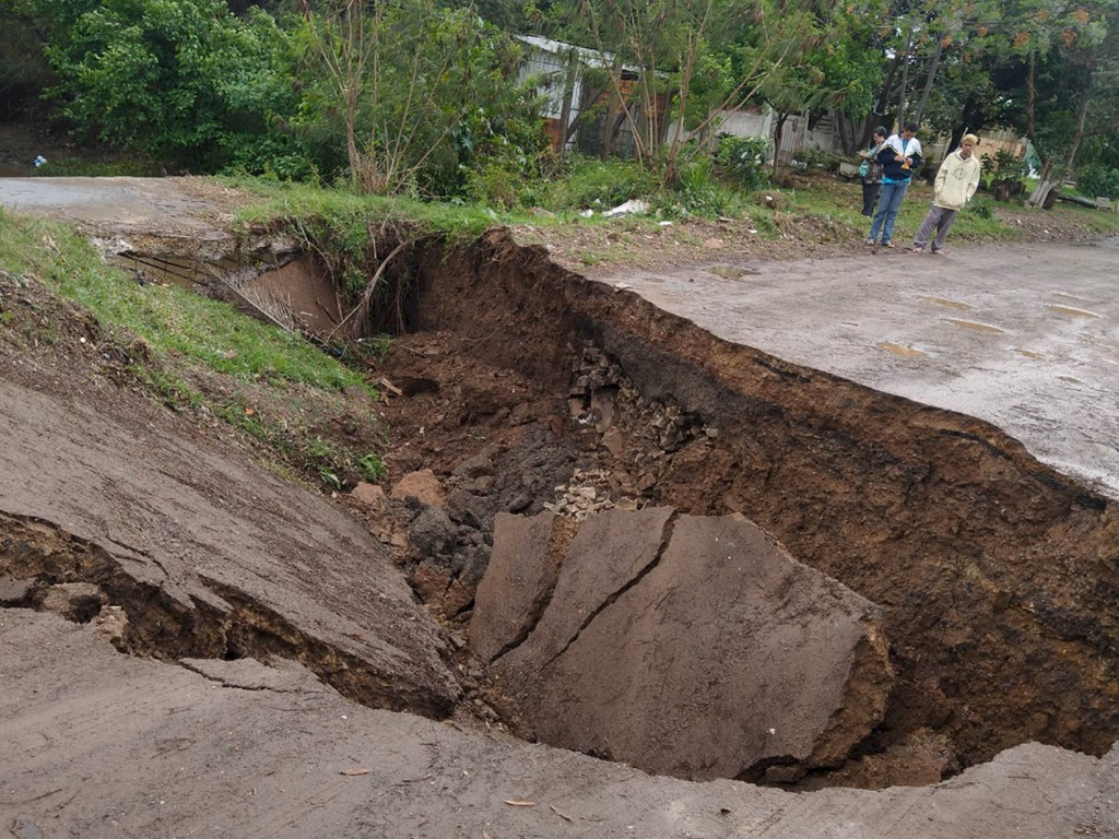 Chuva forte causa danos e alagamento em Uruguaiana