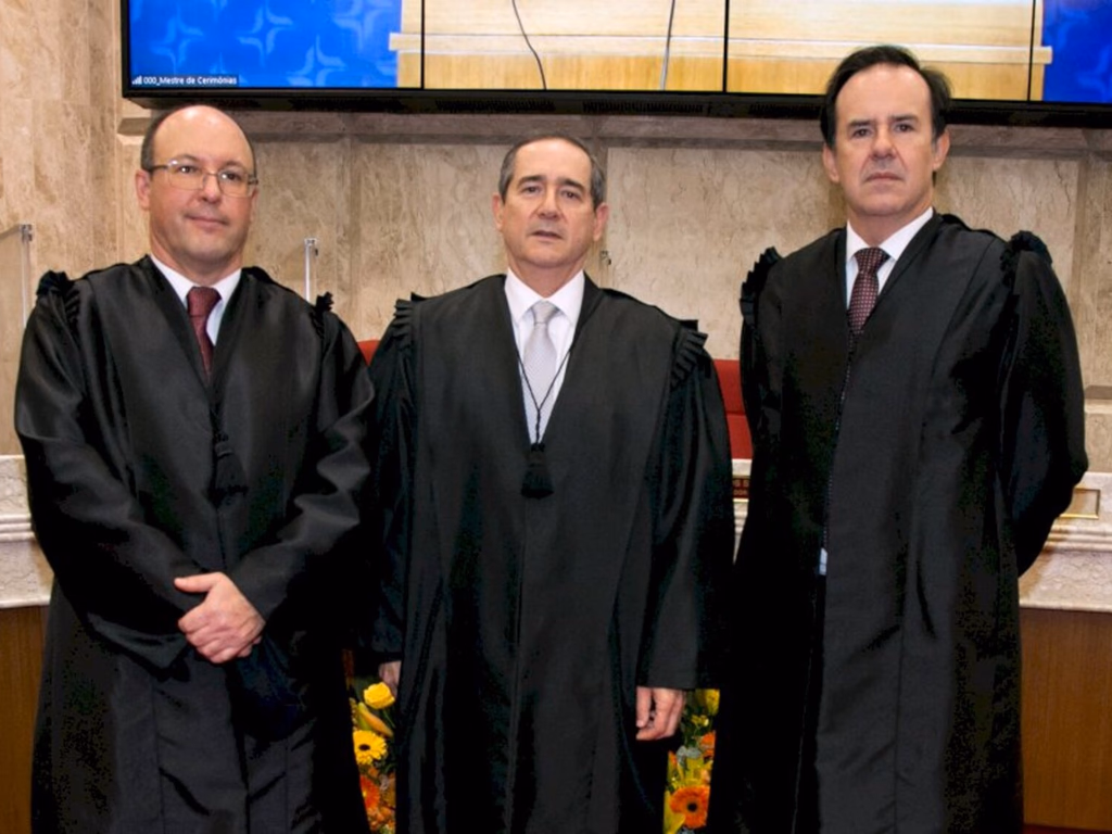 Desembargador federal toma posse como presidente do TRF4