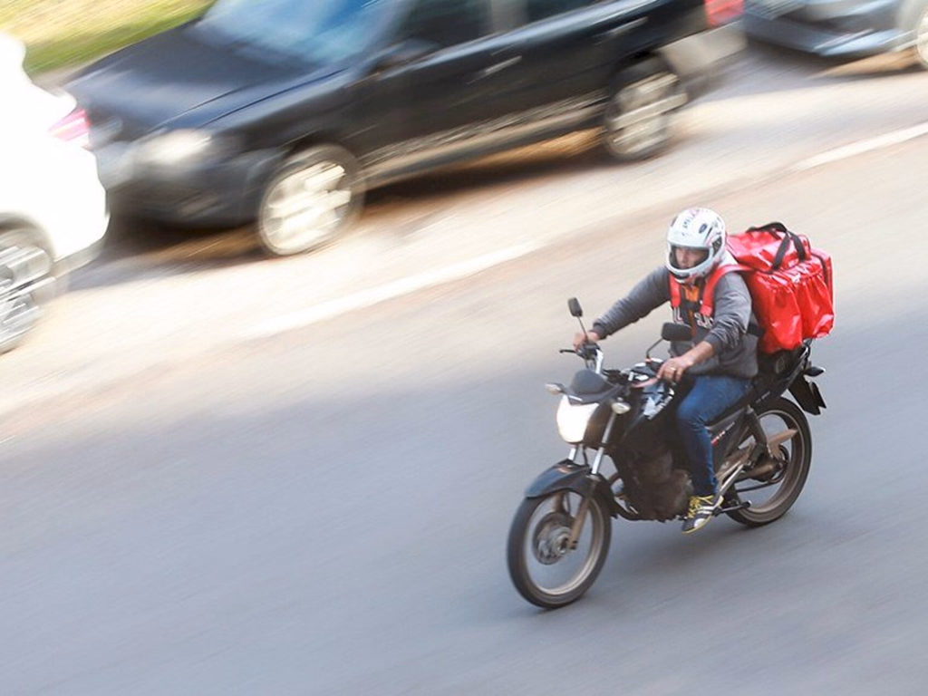 PL prevê que CLT regule trabalho de motoristas de aplicativo