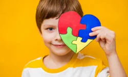 Estátua em homenagem ao Cabo Luiz Quevedo é erguida no bairro