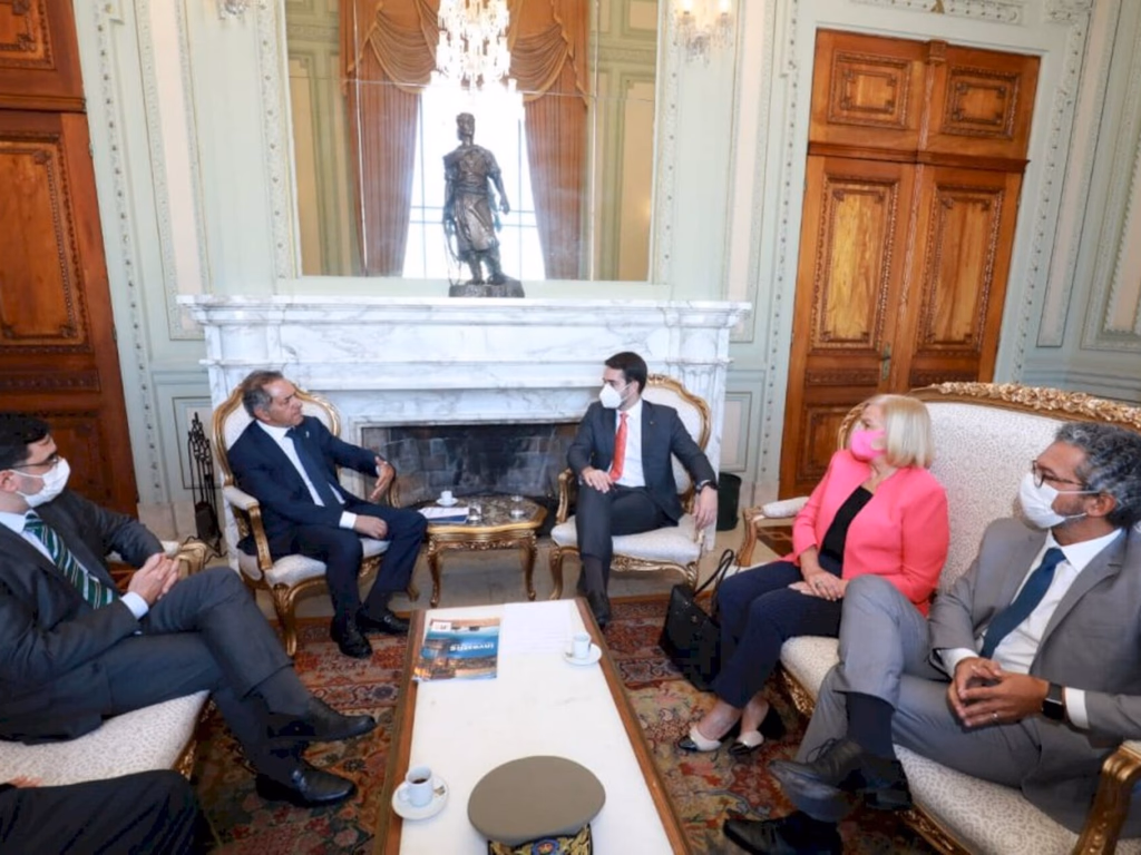 Reabertura da fronteira é tema de encontro entre Leite e embaixador da Argentina