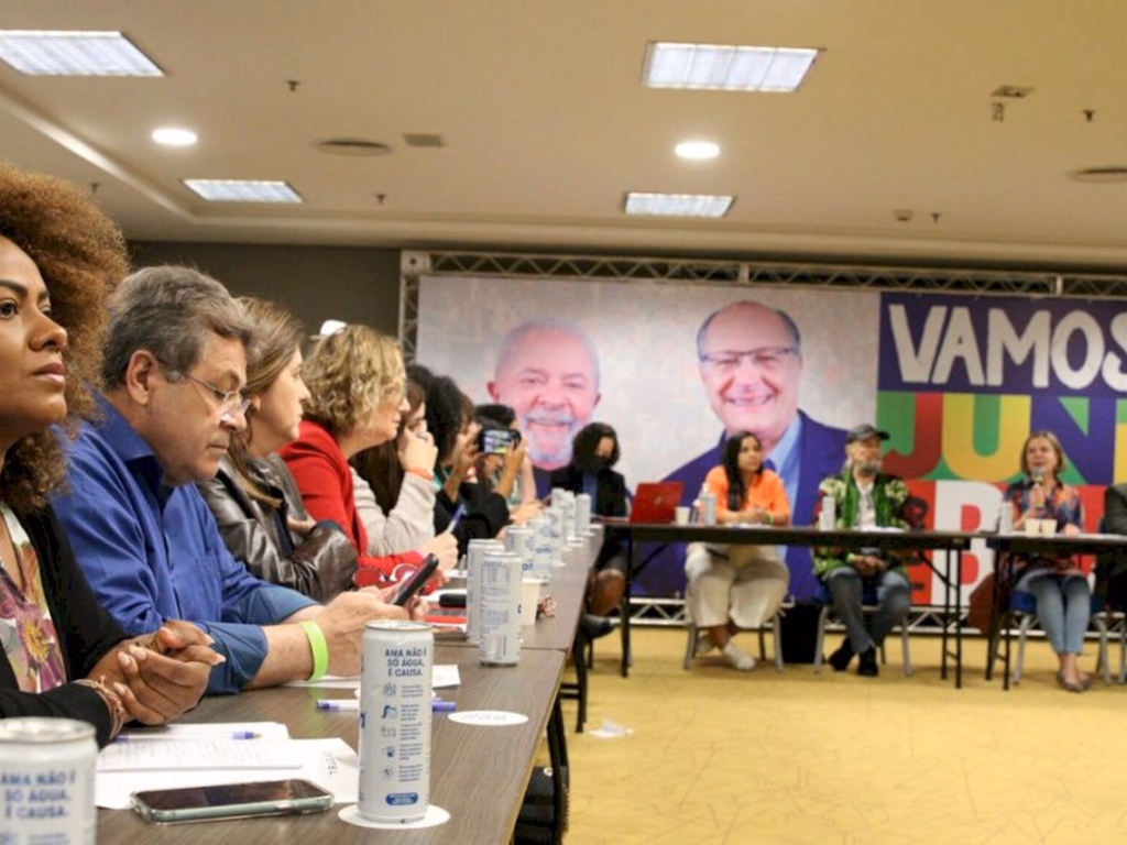 PT oficializa chapa Lula-Alckmin para disputa a Presidência