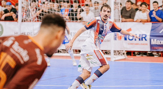 Líder invicta, AEU encara desafio em Três de Maio