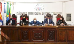 Aprovada contratação temporária de professores