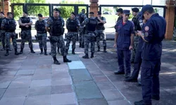 Mãe e filha são presas por tráfico de drogas