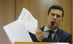 Mulher é assassinada em quarto de pensão