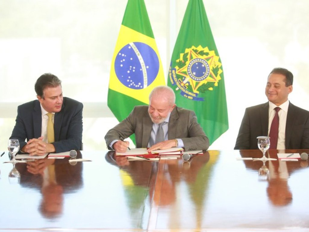 Assinado decreto que institui a Nova Política de EaD