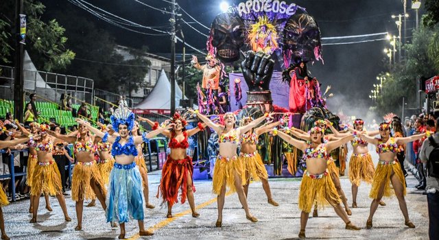 Escolas de samba realizam ensaios e festas neste fim de semana 