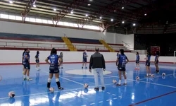 Neymar é expulso após agredir jogador