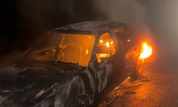 Veículo pega fogo às margens da BR-472