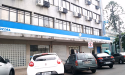 Atraso no seguro-defeso leva pescadores a protestarem em frente ao INSS