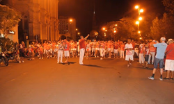 Cerca de duas mil pessoas participam do arrastão dos Rouxinóis