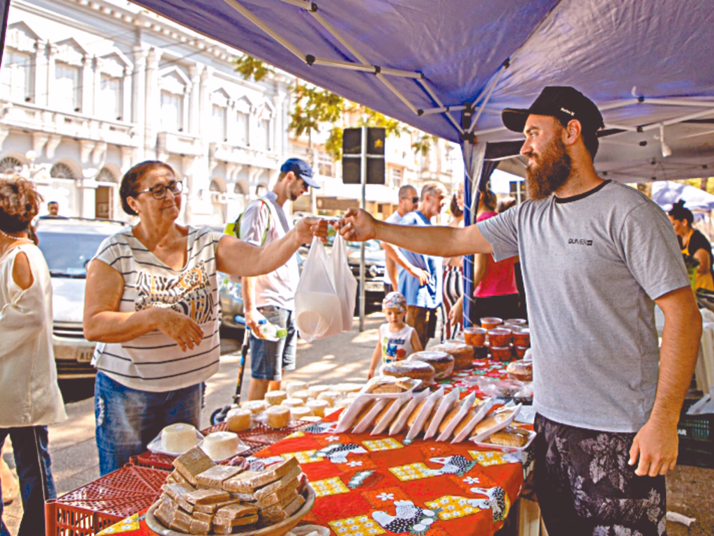 Prefeitura e Unipampa lançam projeto para feirantes