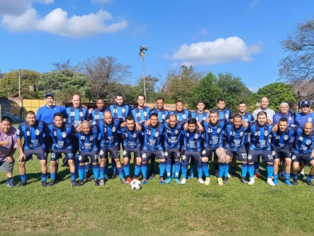 Azulão conquista título no 8° Torneio da Amizade Master Quarentão