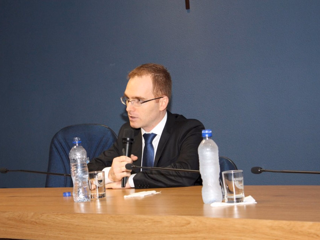 Magistrado defende linguagem acessível no meio jurídico