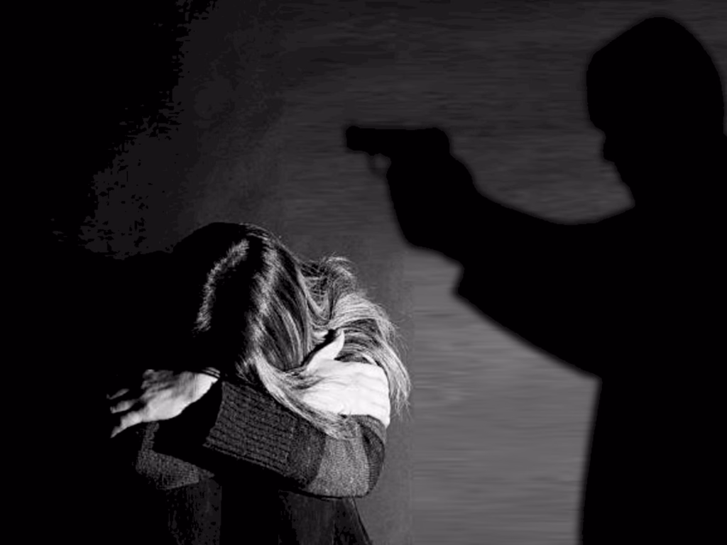 Homem preso por agredir a companheira é solto logo depois