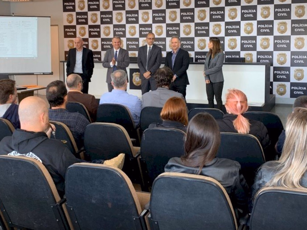 Policiais franceses ministram curso de Técnicas Especiais de Investigação