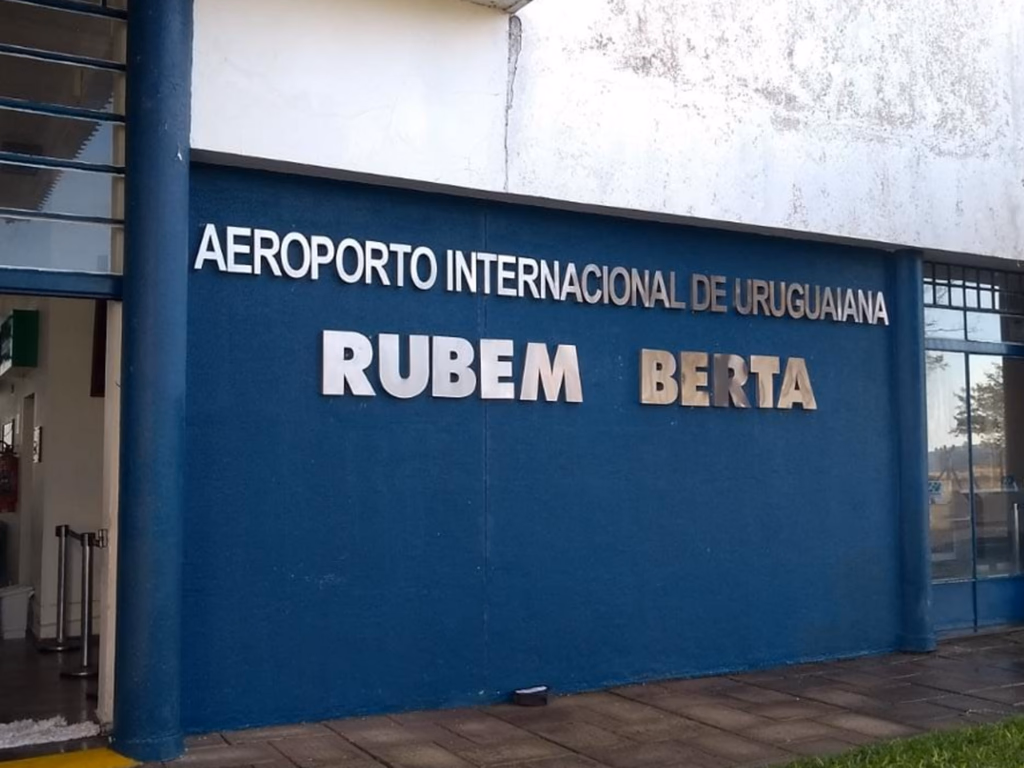 Leite assina decreto de incentivo à aviação internacional