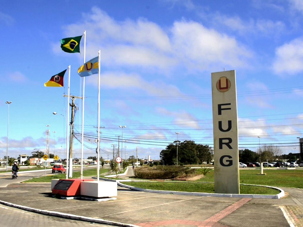 FURG abre 22 vagas de professor do magistério superior