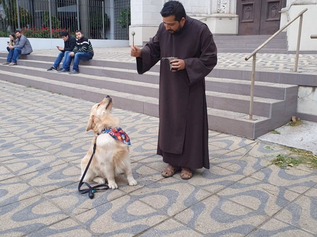 Igreja do Carmo realiza benção aos animais