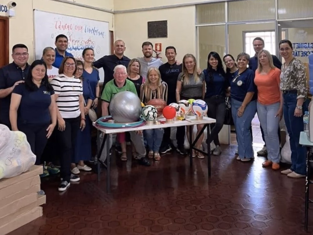 Escolas municipais recebem materiais esportivos