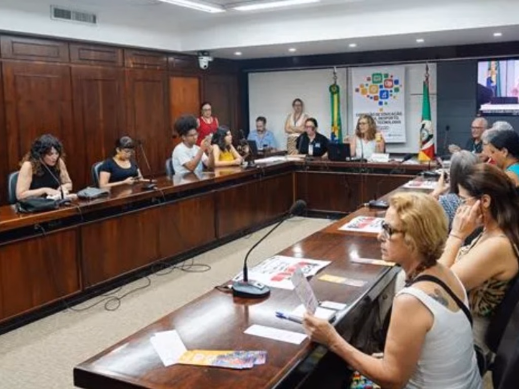 Assembleia apura relatório de obras inacabadas