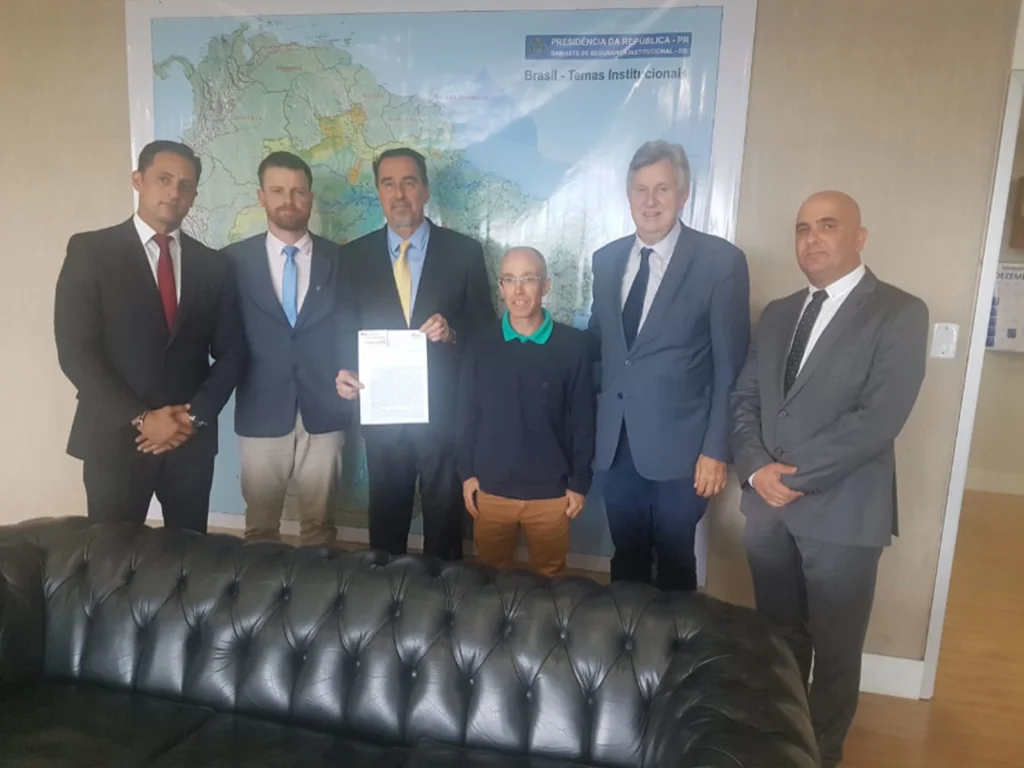 Ronnie e comitiva propõem transformar Santa Casa em hospital escola