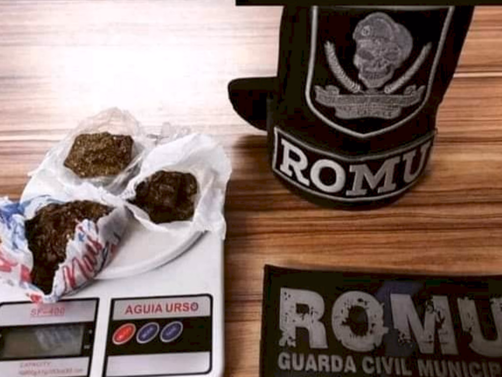 Homem é preso com maconha na Rodoviária