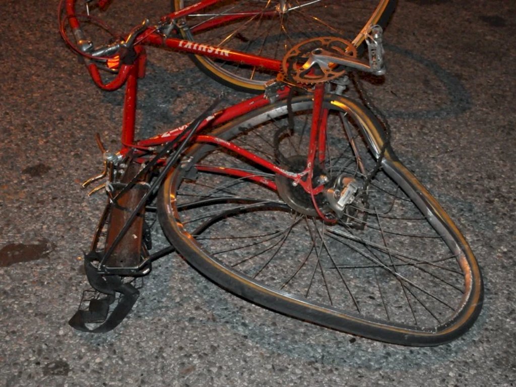 Menor é internado após colisão na Presidente Vargas