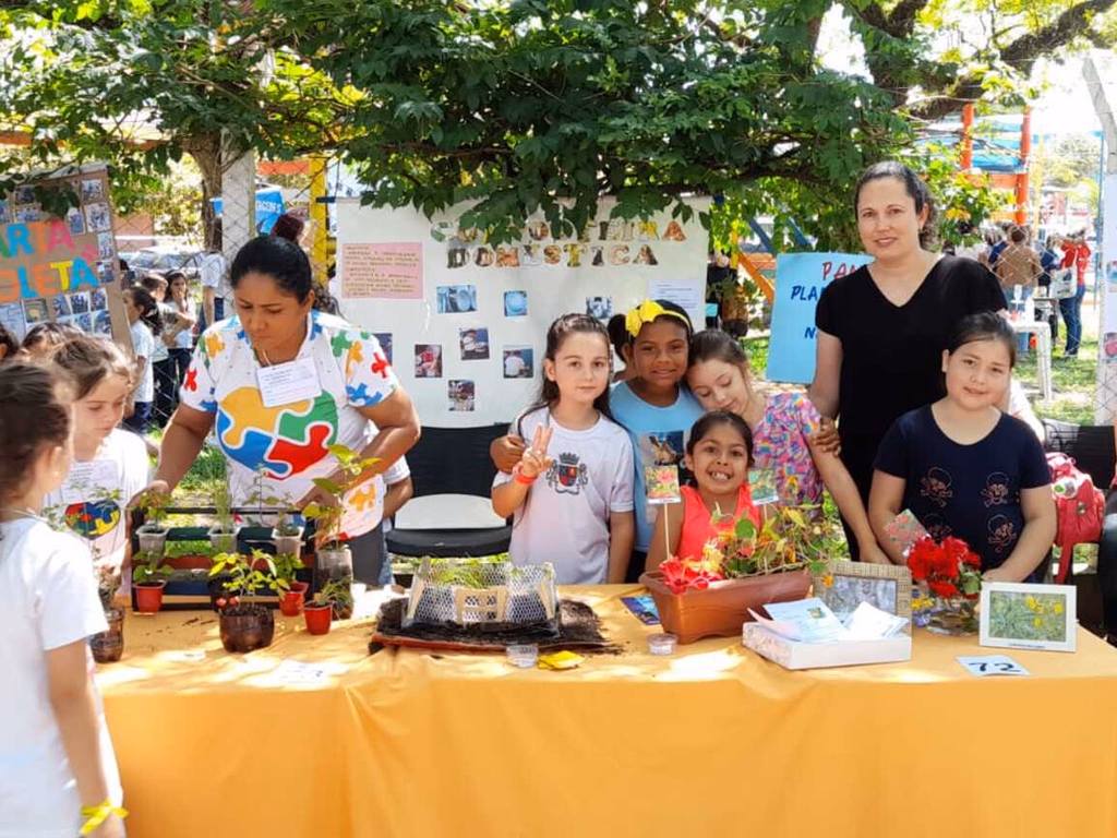 Feira Municipal de Ciências reuniu centenas de estudantes
