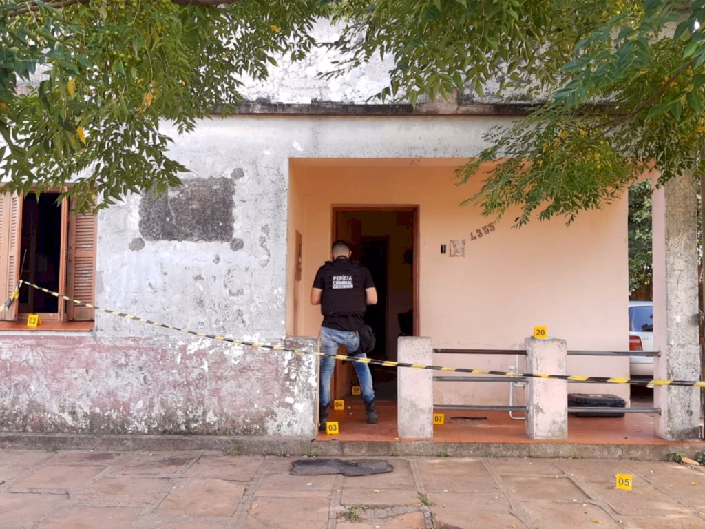 Mulher é morta a tiros e companheiro segue hospitalizado