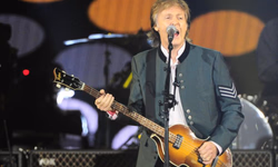 Chris Packham faz um apelo a Taylor Swift sobre o uso de jatos particulares