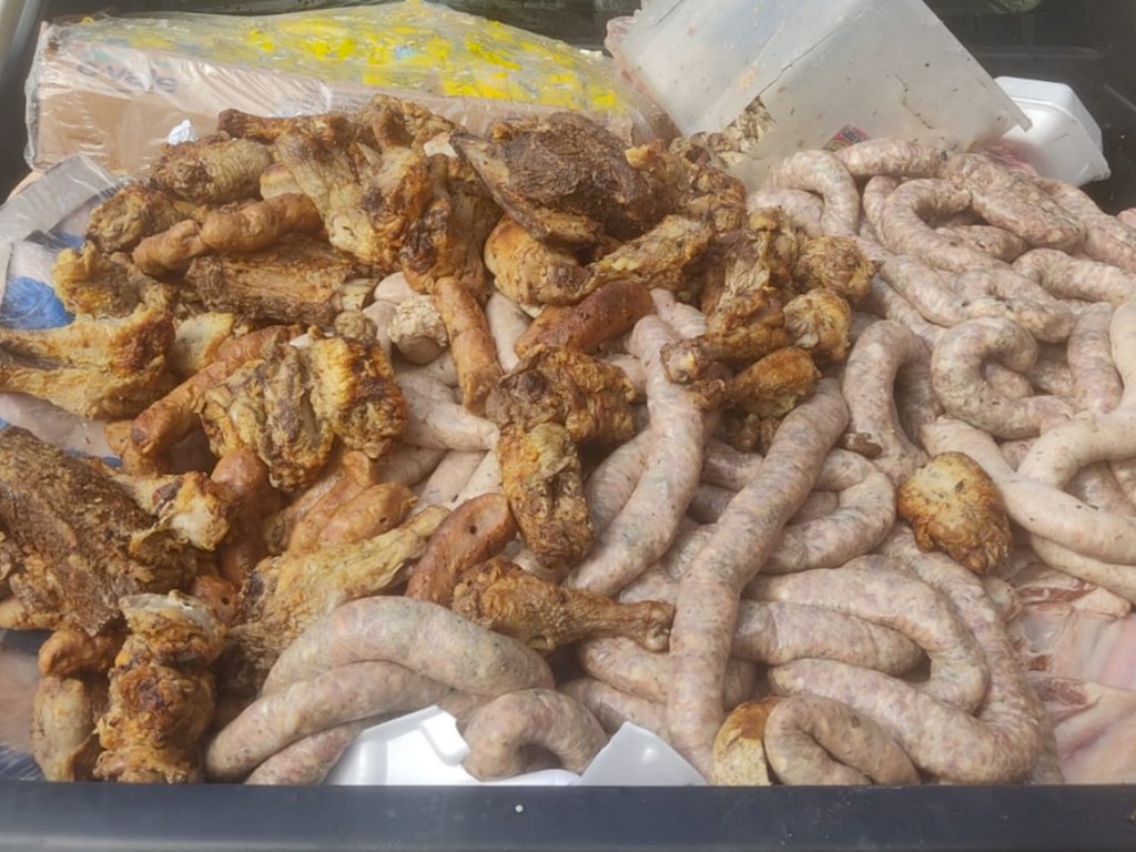PC apreende mais de 460kg de carne imprópria para consumo